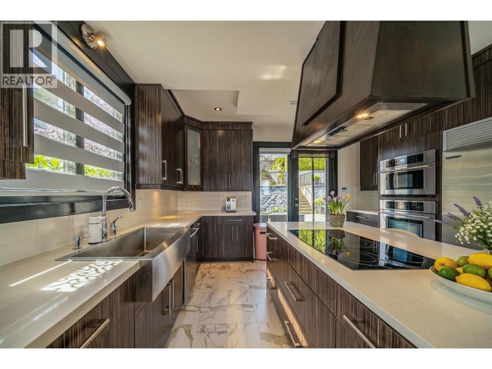 1068 Holdom Avenue, Burnaby, British Columbia  V5B 3V6 - Photo 20 - R3104267