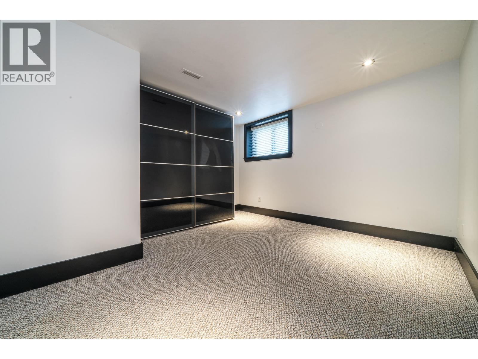 1068 Holdom Avenue, Burnaby, British Columbia  V5B 3V6 - Photo 33 - R3104267