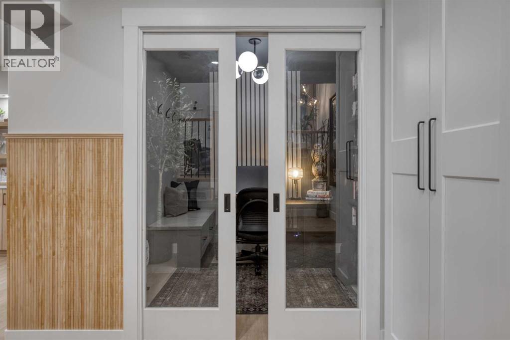 168 Oakside Circle, Calgary, Alberta  T2V 4H2 - Photo 18 - A2296519