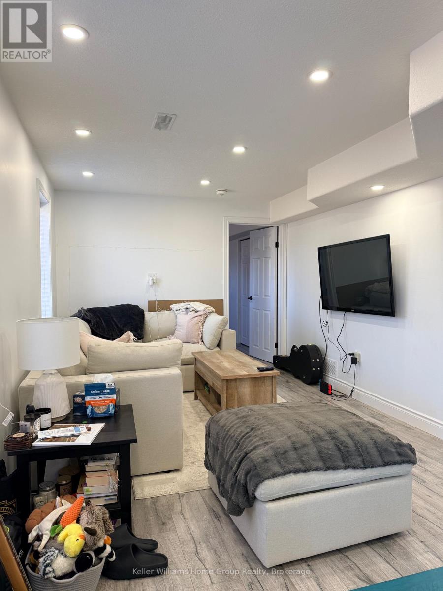 Unit B - 277 Macalister Boulevard, Guelph, Ontario  N1L 1B3 - Photo 6 - X12917058