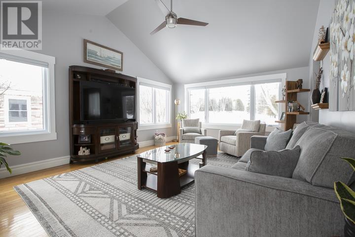 62 Lake St, Sault Ste. Marie, Ontario  P6A 4A5 - Photo 18 - SM260523