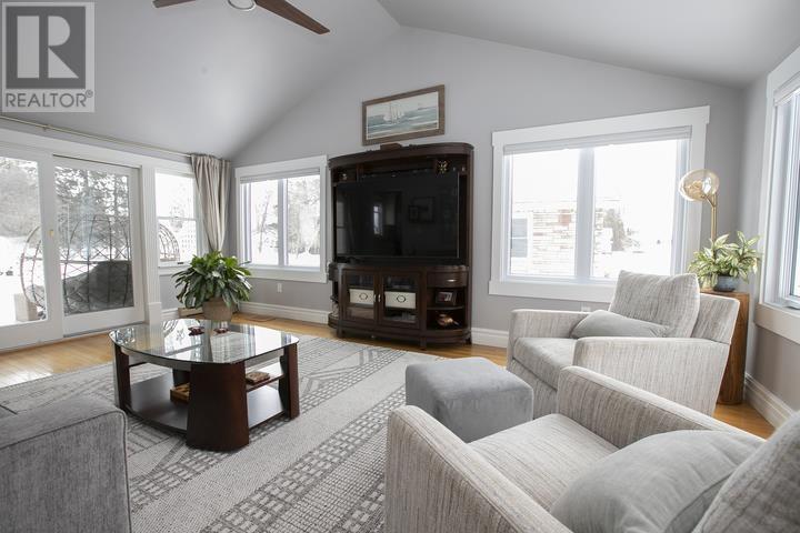 62 Lake St, Sault Ste. Marie, Ontario  P6A 4A5 - Photo 16 - SM260523