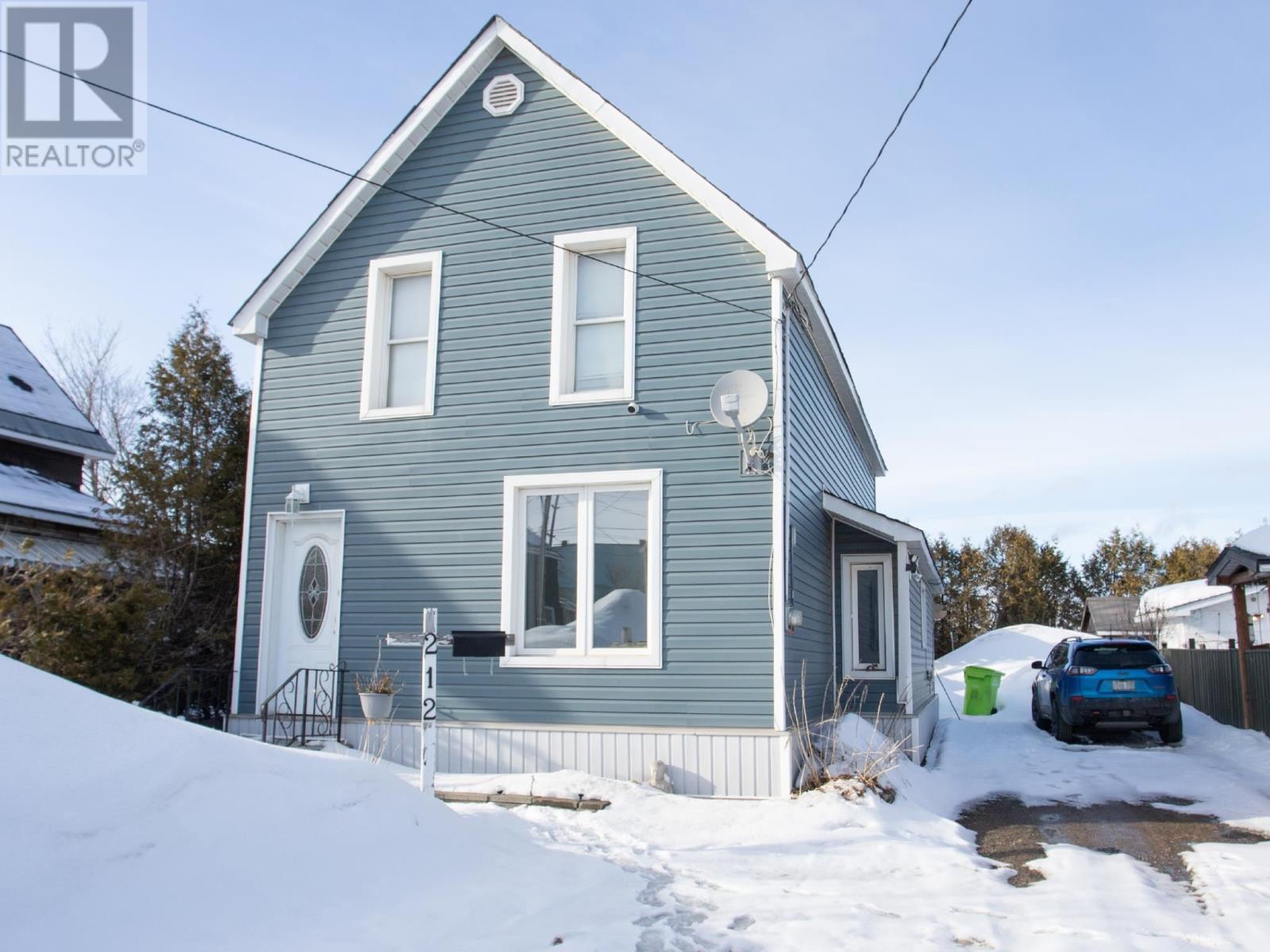 212 Wallace Ter, Sault Ste. Marie, Ontario  P6C 1K6 - Photo 1 - SM260542