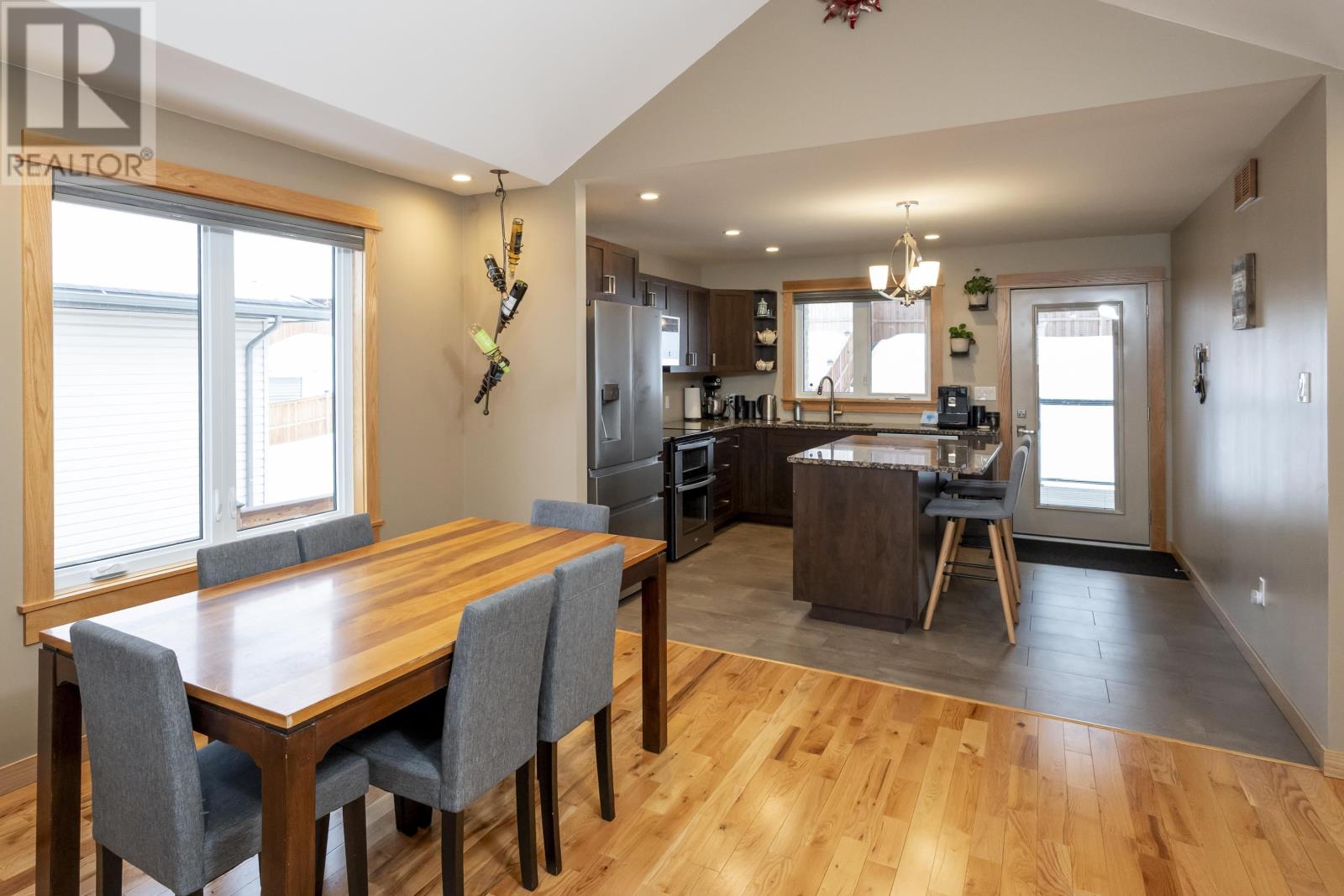 333 Ruby Cres, Thunder Bay, Ontario  P7G 2S9 - Photo 7 - TB2600547