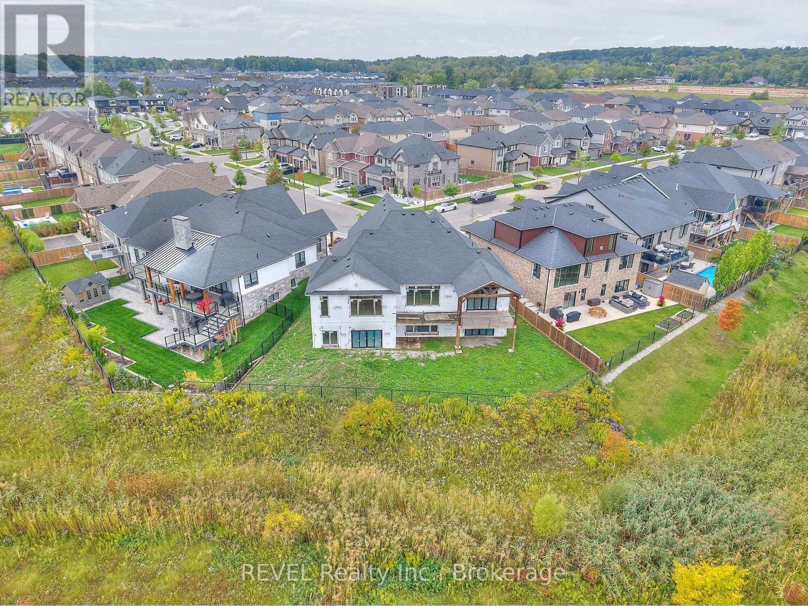 62 Bergenstein Crescent, Pelham, Ontario  L2B 5N5 - Photo 10 - X12427607