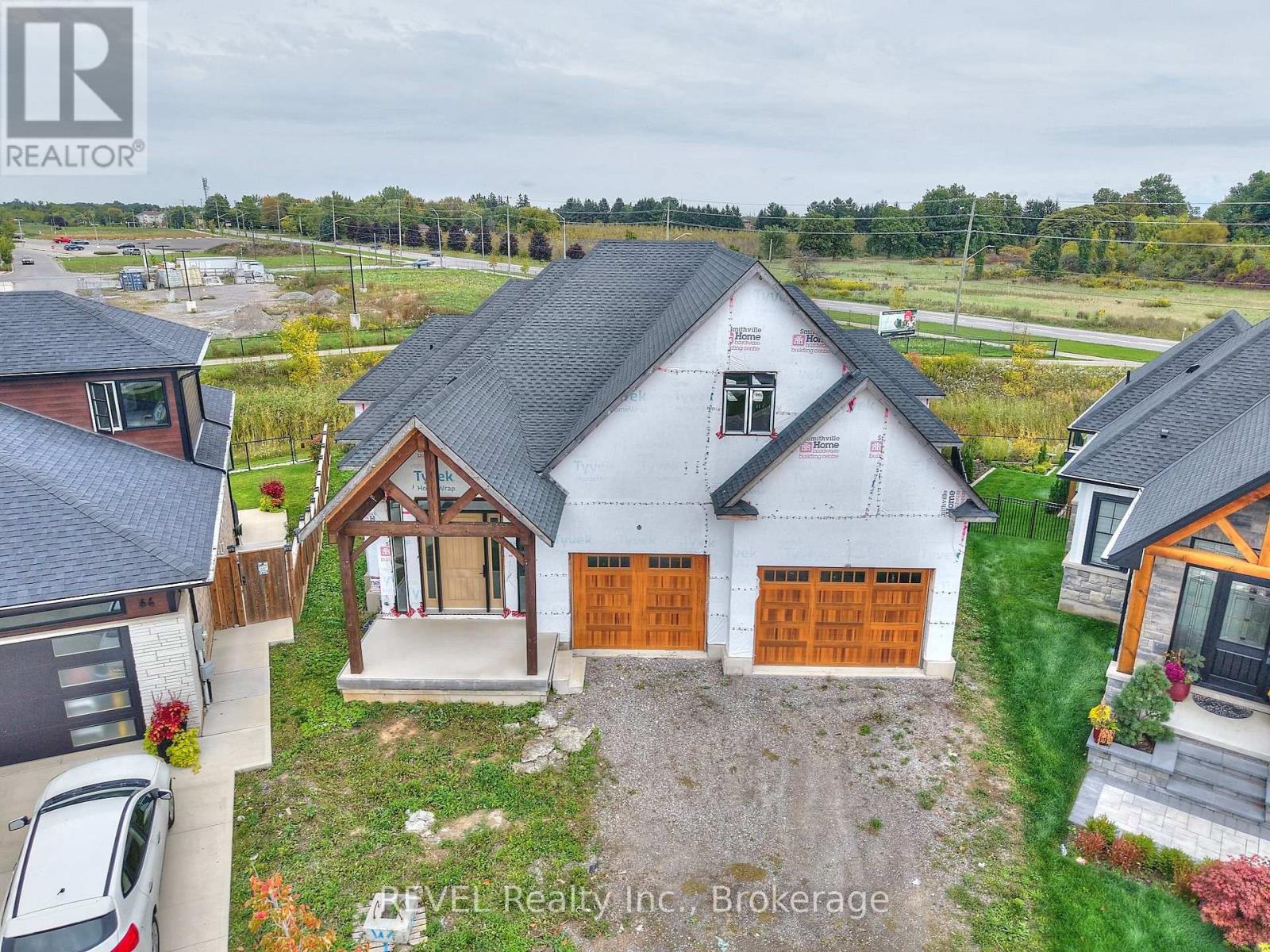 62 Bergenstein Crescent, Pelham, Ontario  L2B 5N5 - Photo 2 - X12427607