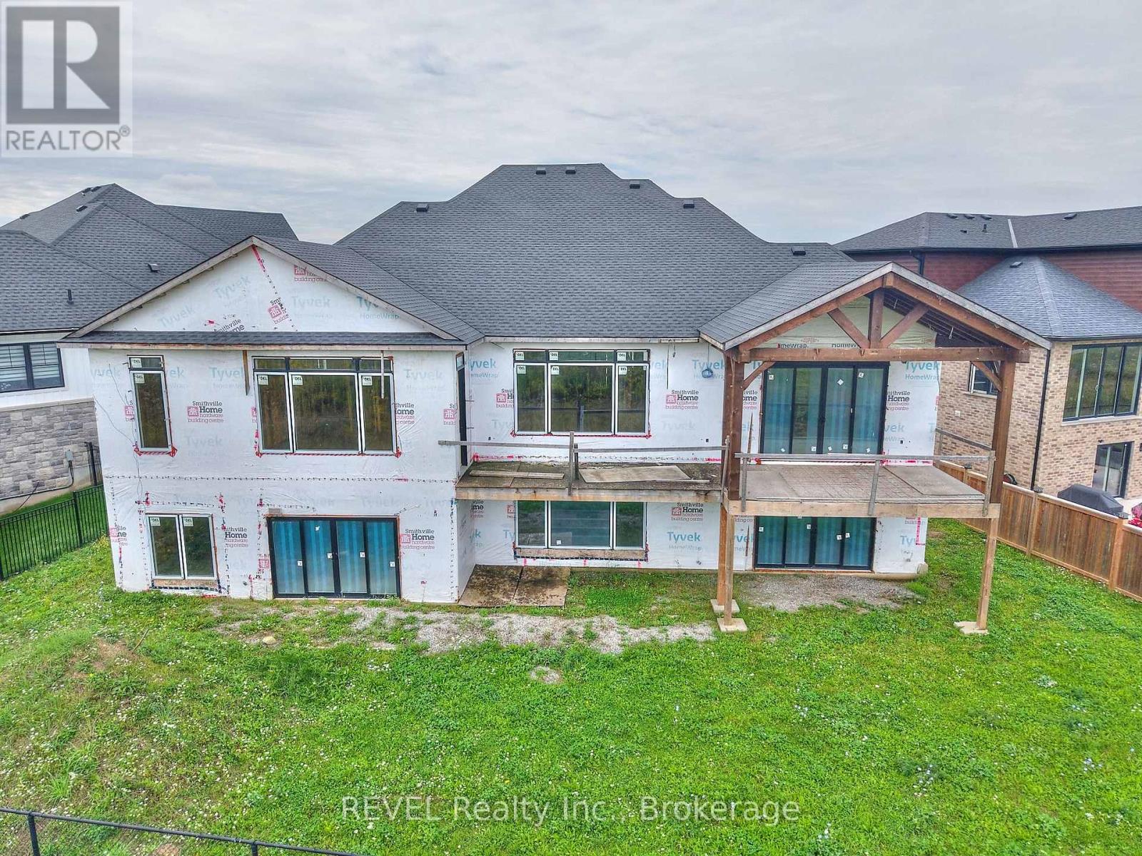 62 Bergenstein Crescent, Pelham, Ontario  L2B 5N5 - Photo 5 - X12427607