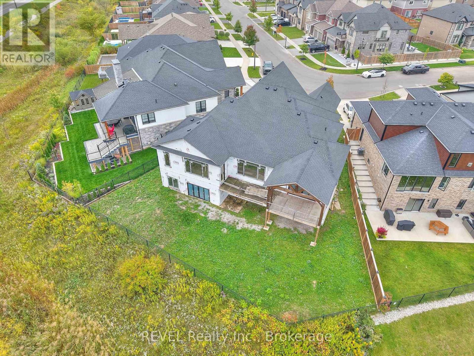 62 Bergenstein Crescent, Pelham, Ontario  L2B 5N5 - Photo 8 - X12427607