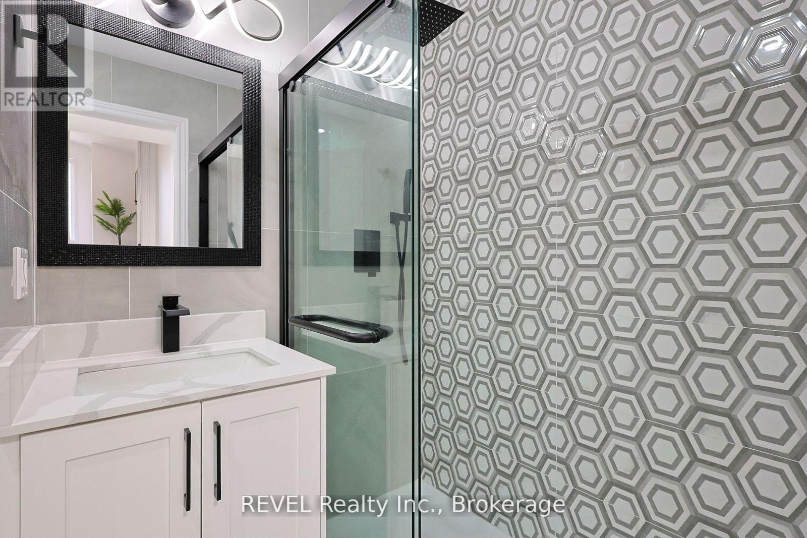 Upper - 8414 Atack Court, Niagara Falls, Ontario  L2H 3N4 - Photo 19 - X12742290