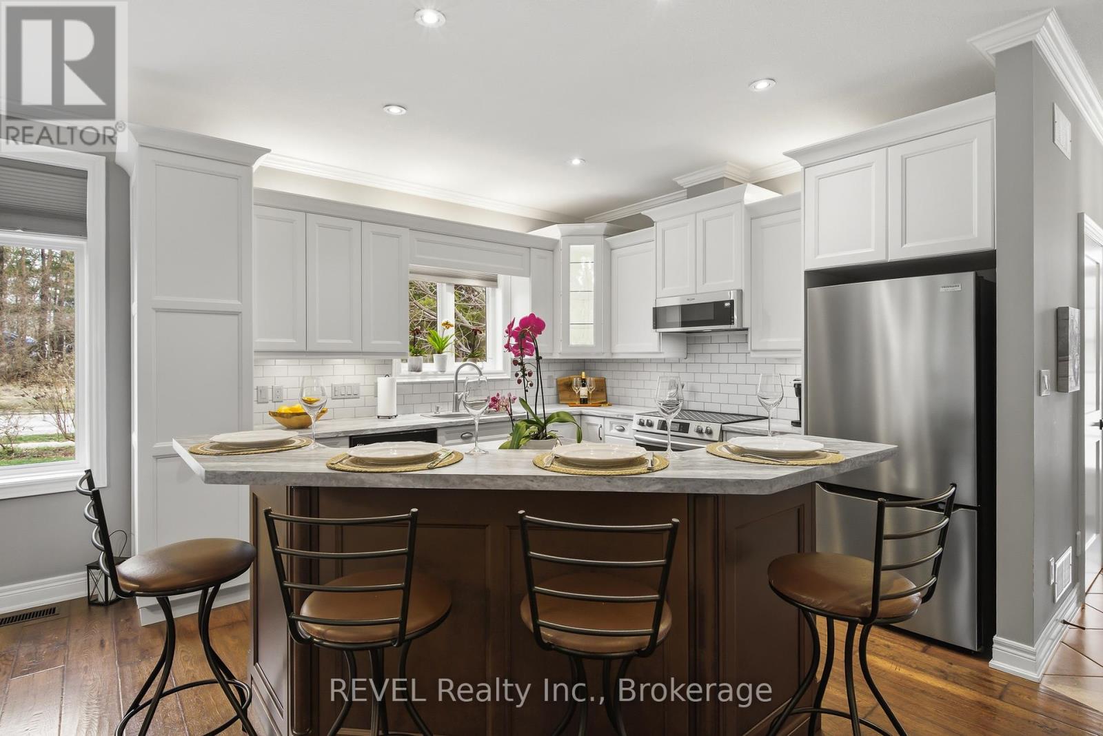 37 Hickory Avenue, Niagara-On-The-Lake, Ontario  L0S 1J1 - Photo 10 - X12932910