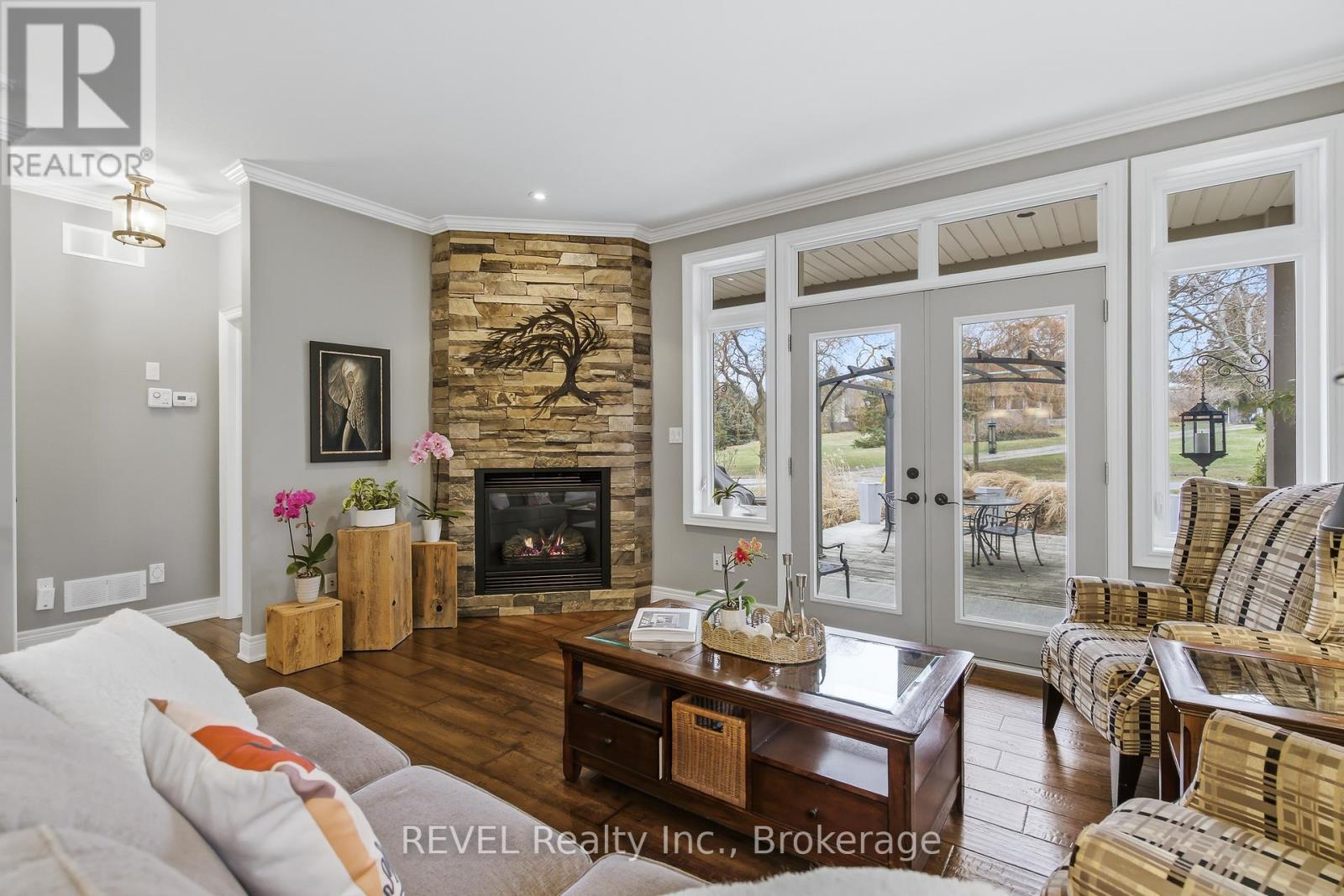 37 Hickory Avenue, Niagara-On-The-Lake, Ontario  L0S 1J1 - Photo 13 - X12932910