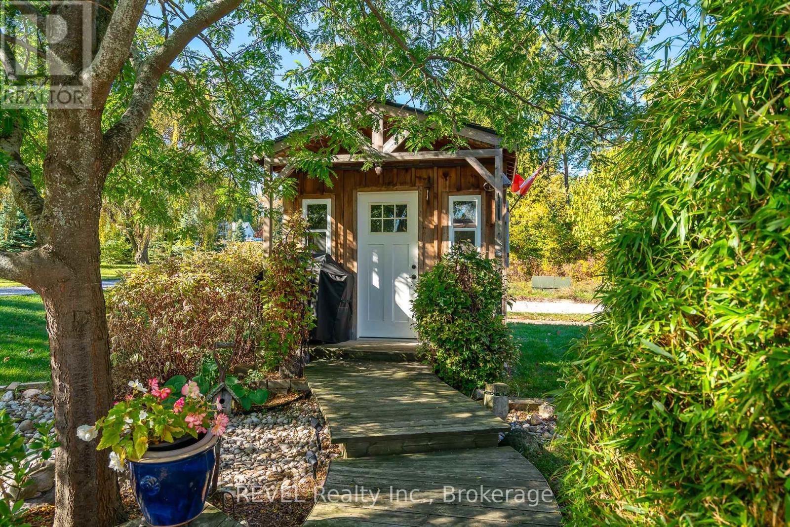 37 Hickory Avenue, Niagara-On-The-Lake, Ontario  L0S 1J1 - Photo 34 - X12932910