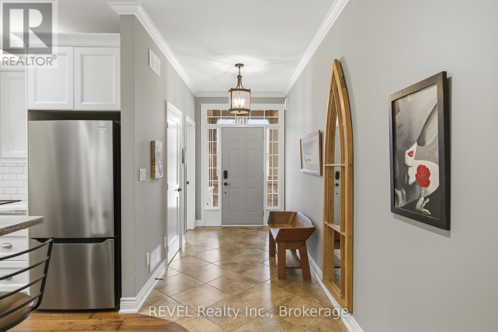 37 Hickory Avenue, Niagara-On-The-Lake, Ontario  L0S 1J1 - Photo 6 - X12932910