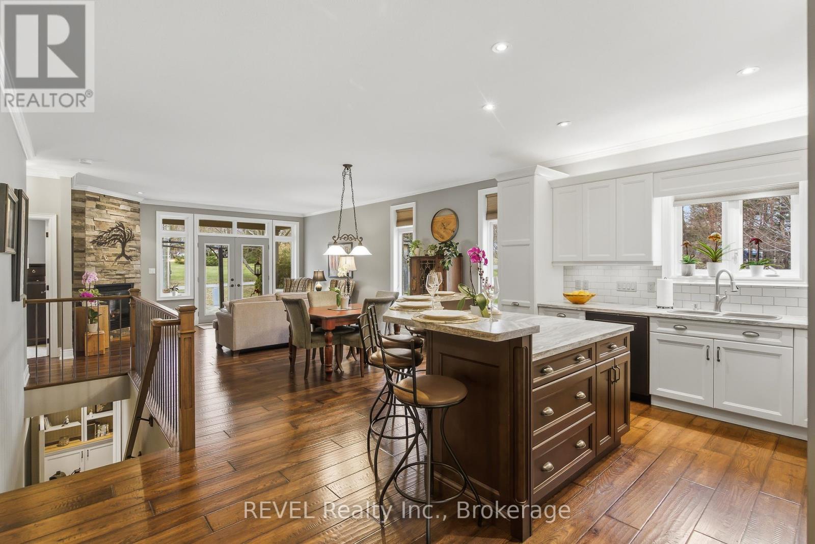 37 Hickory Avenue, Niagara-On-The-Lake, Ontario  L0S 1J1 - Photo 8 - X12932910