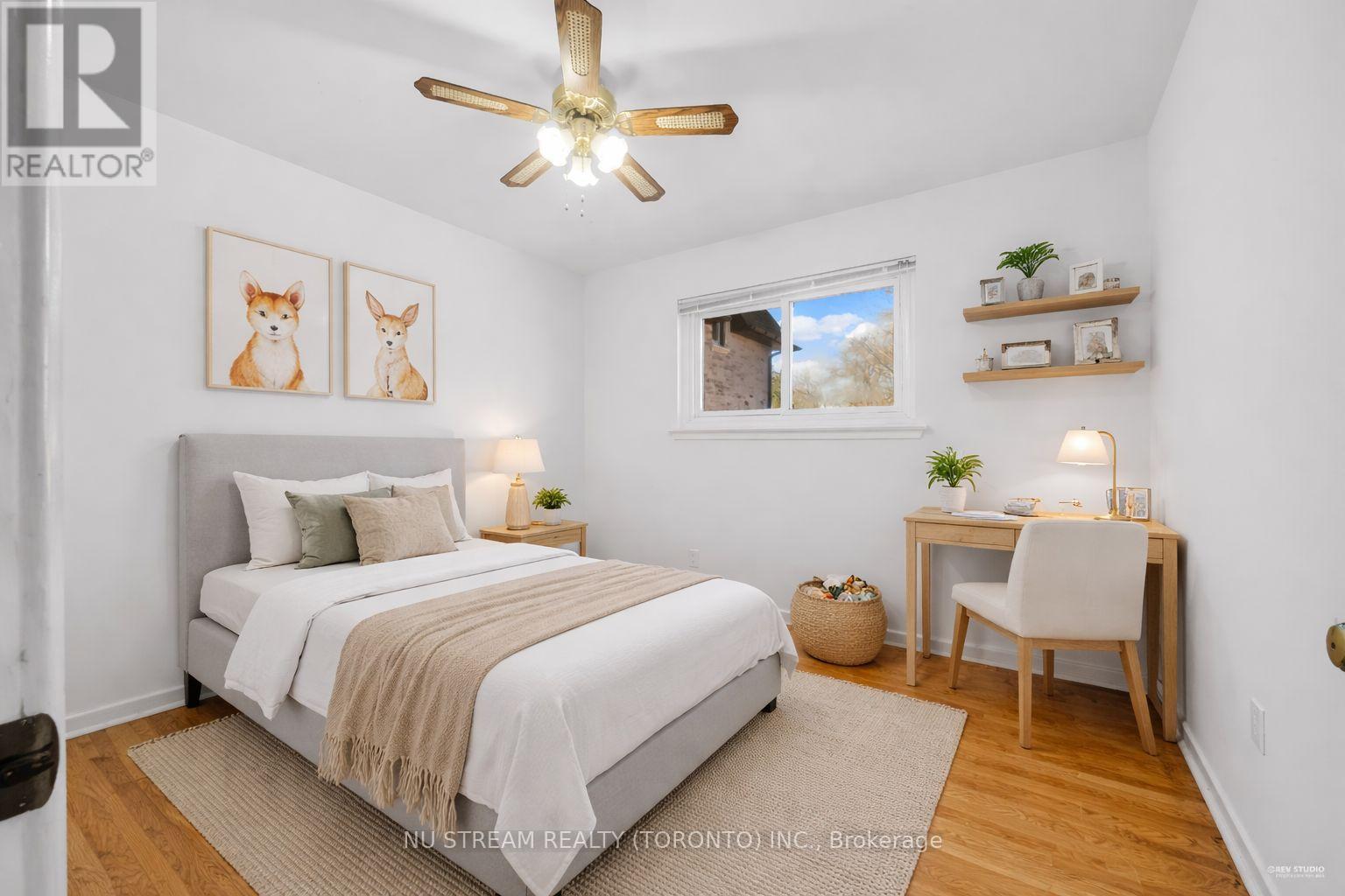 18 Emily Carr Street, Markham, Ontario  L3R 2K4 - Photo 12 - N12932882