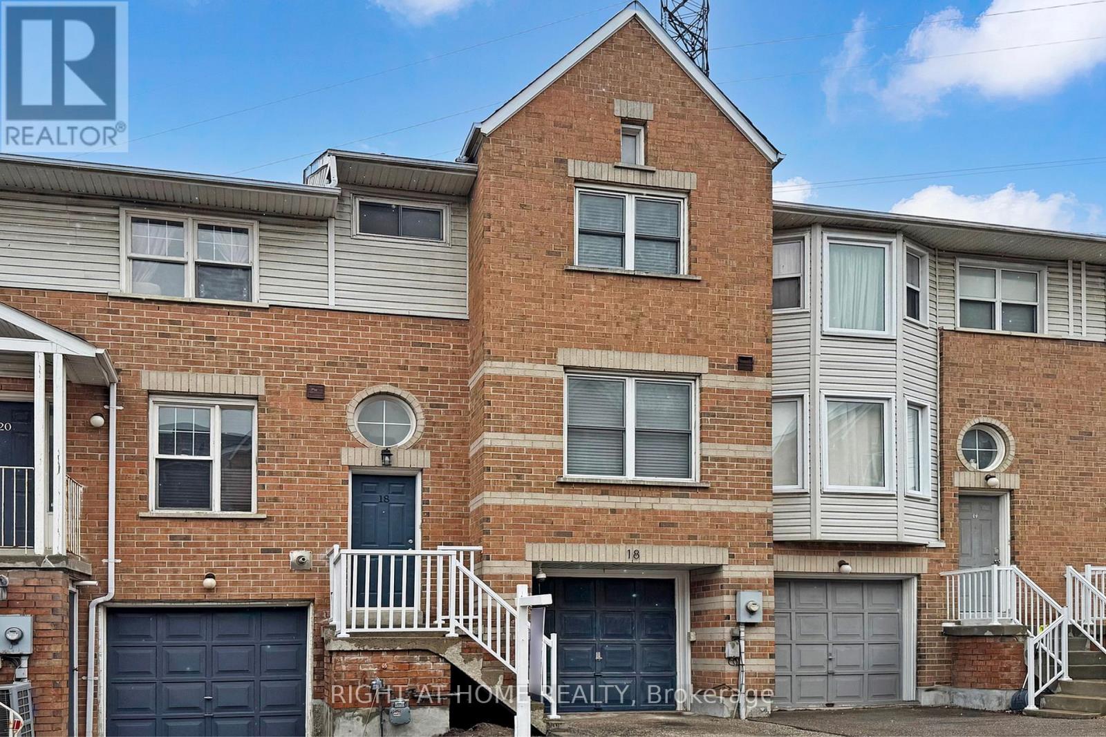 63 - 18 BRANDY LANE WAY N, Newmarket, Ontario