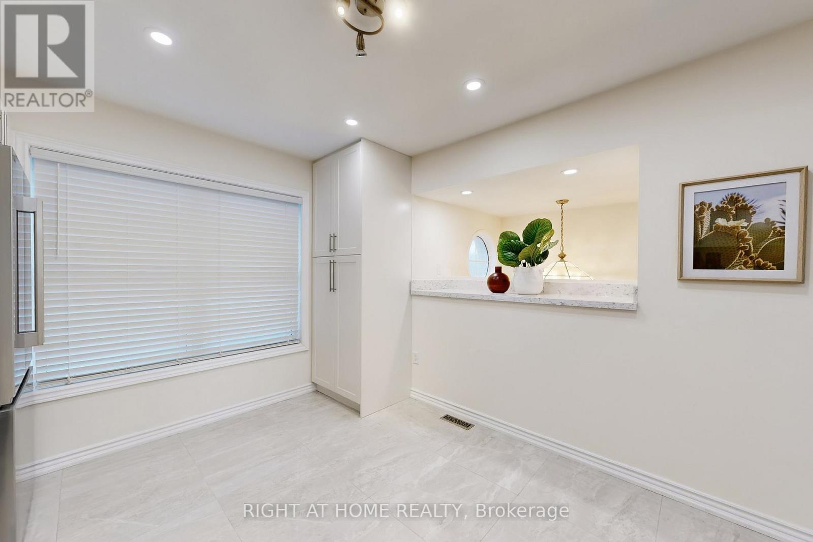 63 - 18 Brandy Lane Way N, Newmarket, Ontario  L3Y 8P7 - Photo 12 - N12932888