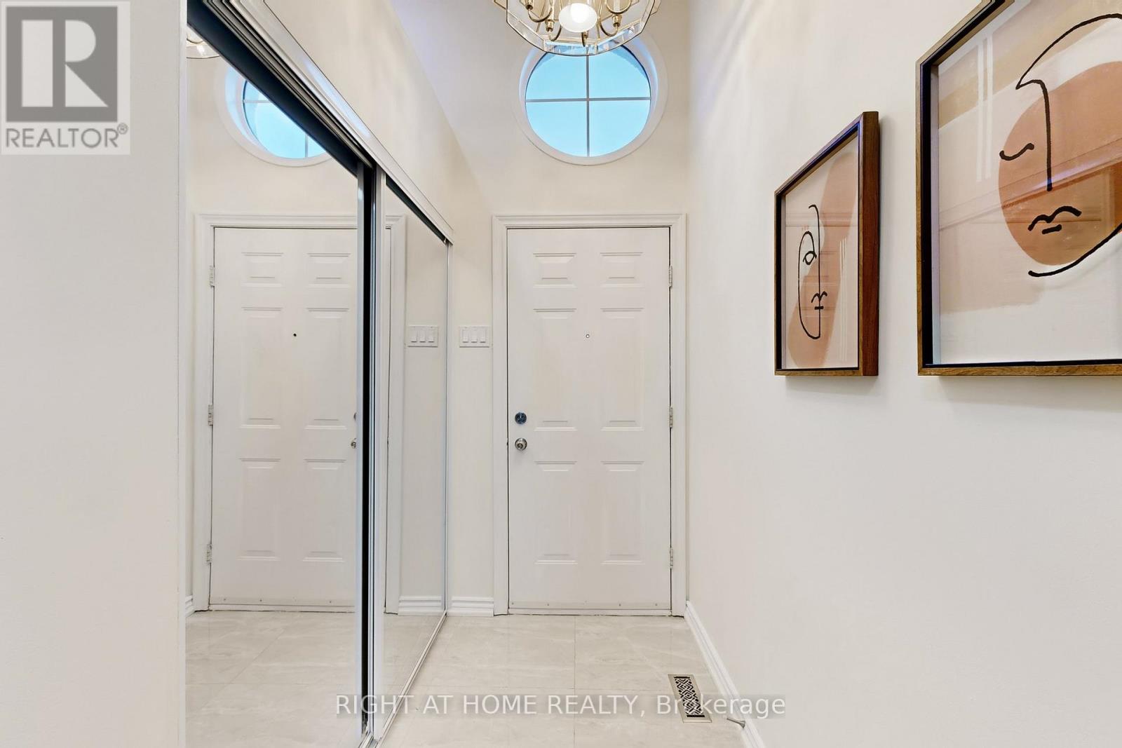 63 - 18 Brandy Lane Way N, Newmarket, Ontario  L3Y 8P7 - Photo 13 - N12932888