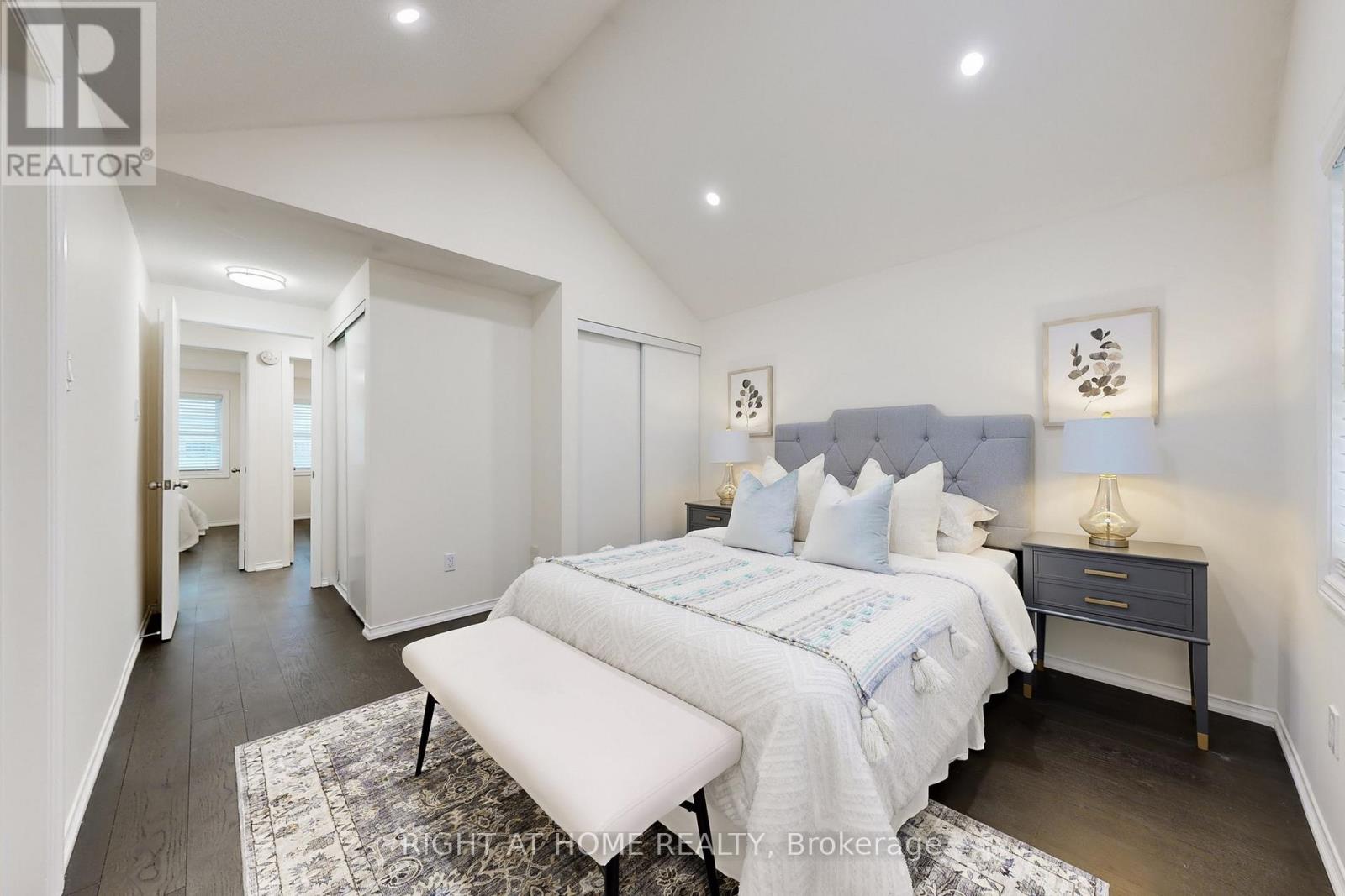 63 - 18 Brandy Lane Way N, Newmarket, Ontario  L3Y 8P7 - Photo 22 - N12932888