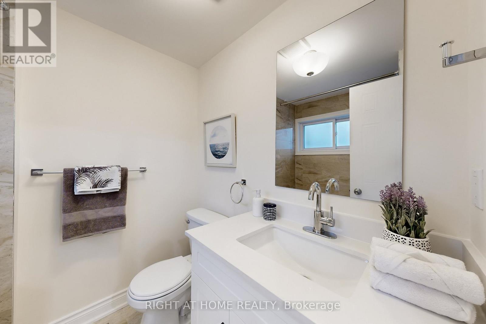 63 - 18 Brandy Lane Way N, Newmarket, Ontario  L3Y 8P7 - Photo 24 - N12932888