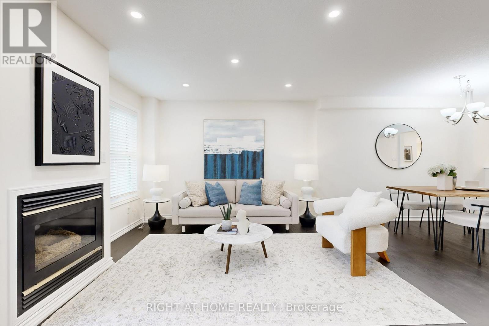 63 - 18 Brandy Lane Way N, Newmarket, Ontario  L3Y 8P7 - Photo 3 - N12932888