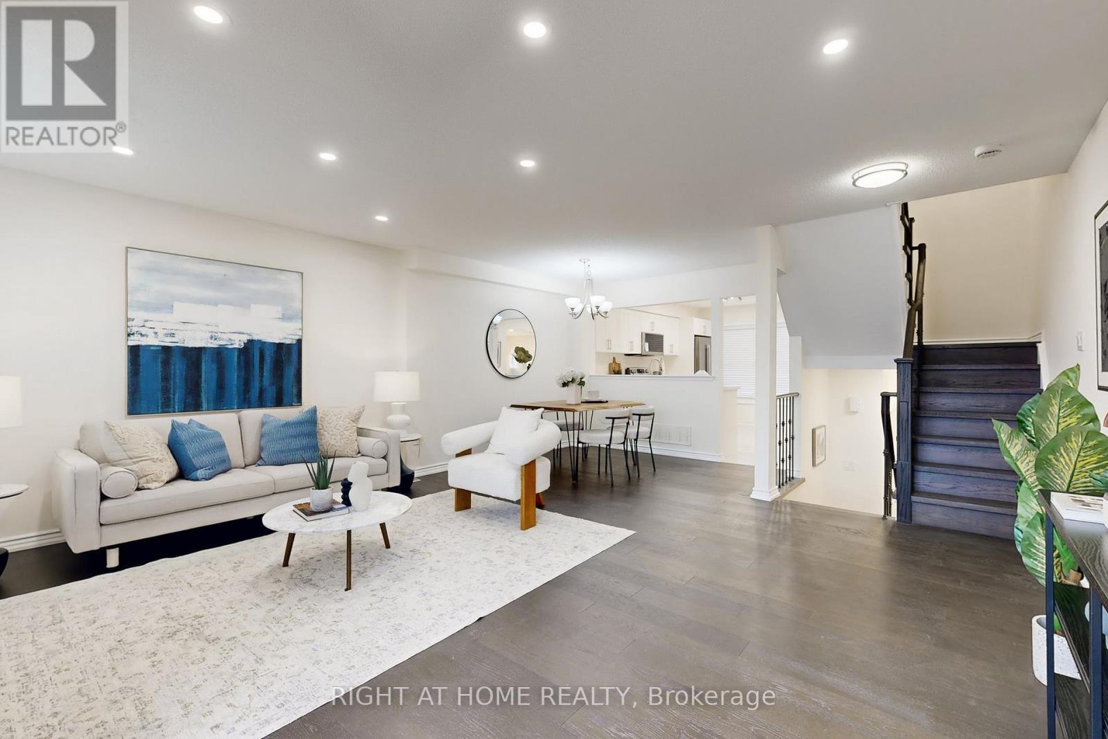 63 - 18 Brandy Lane Way N, Newmarket, Ontario  L3Y 8P7 - Photo 4 - N12932888