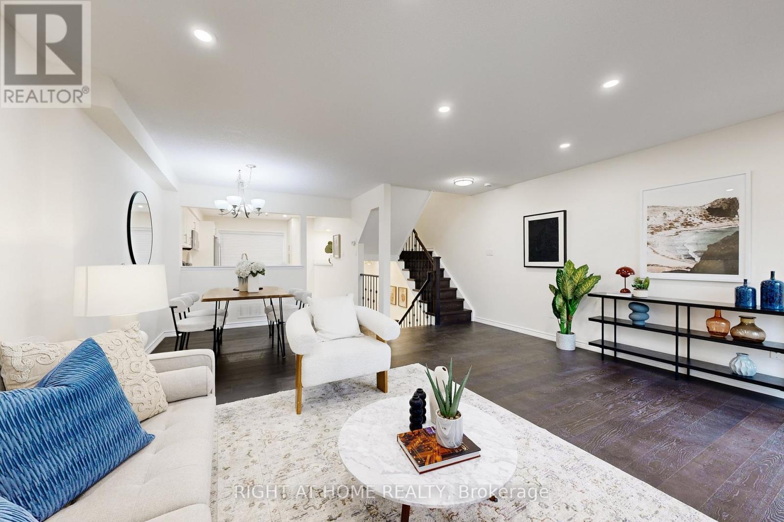 63 - 18 Brandy Lane Way N, Newmarket, Ontario  L3Y 8P7 - Photo 5 - N12932888