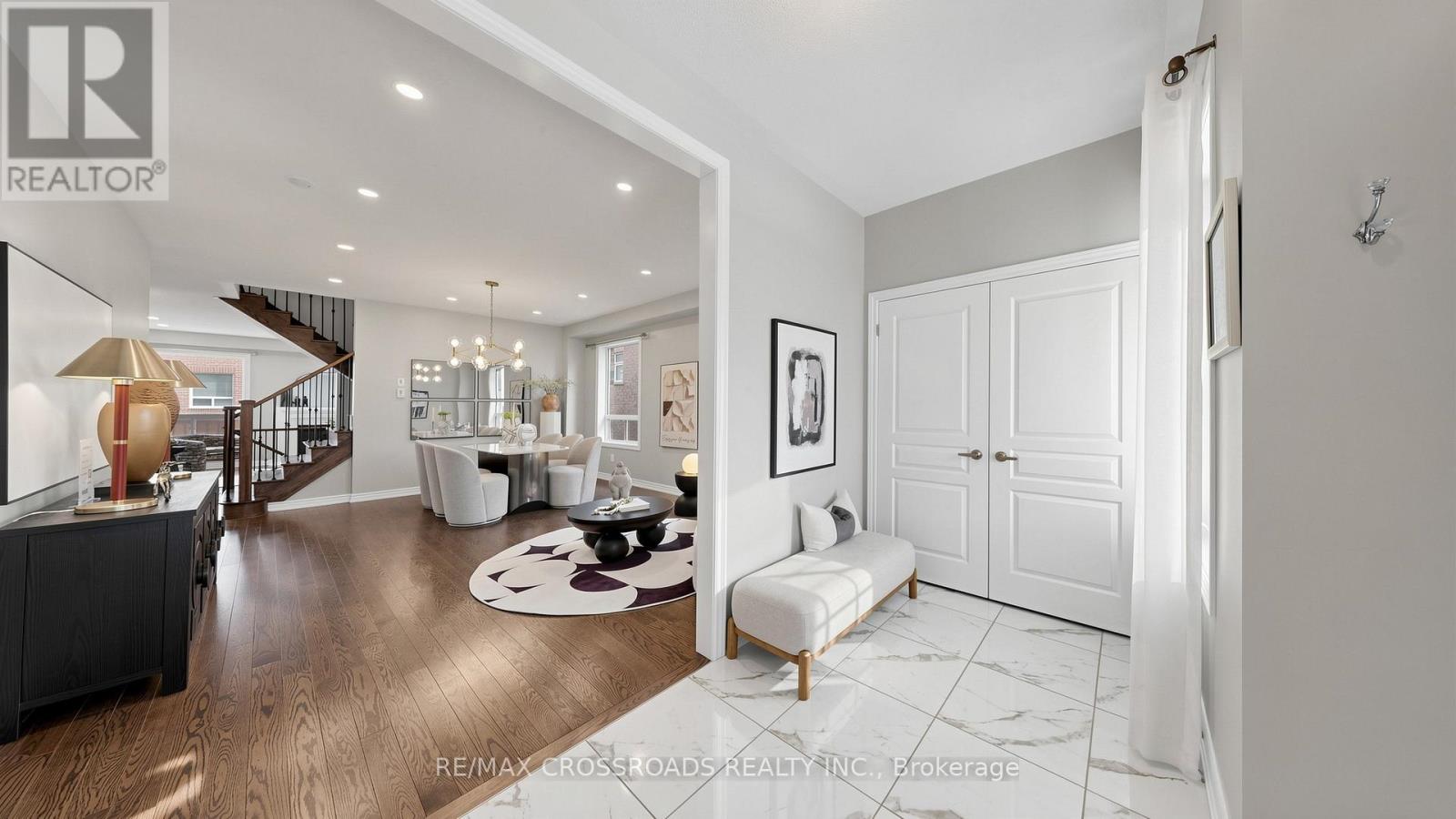 29 Lampkin Street, Georgina, Ontario  L0E 1R0 - Photo 5 - N12932906