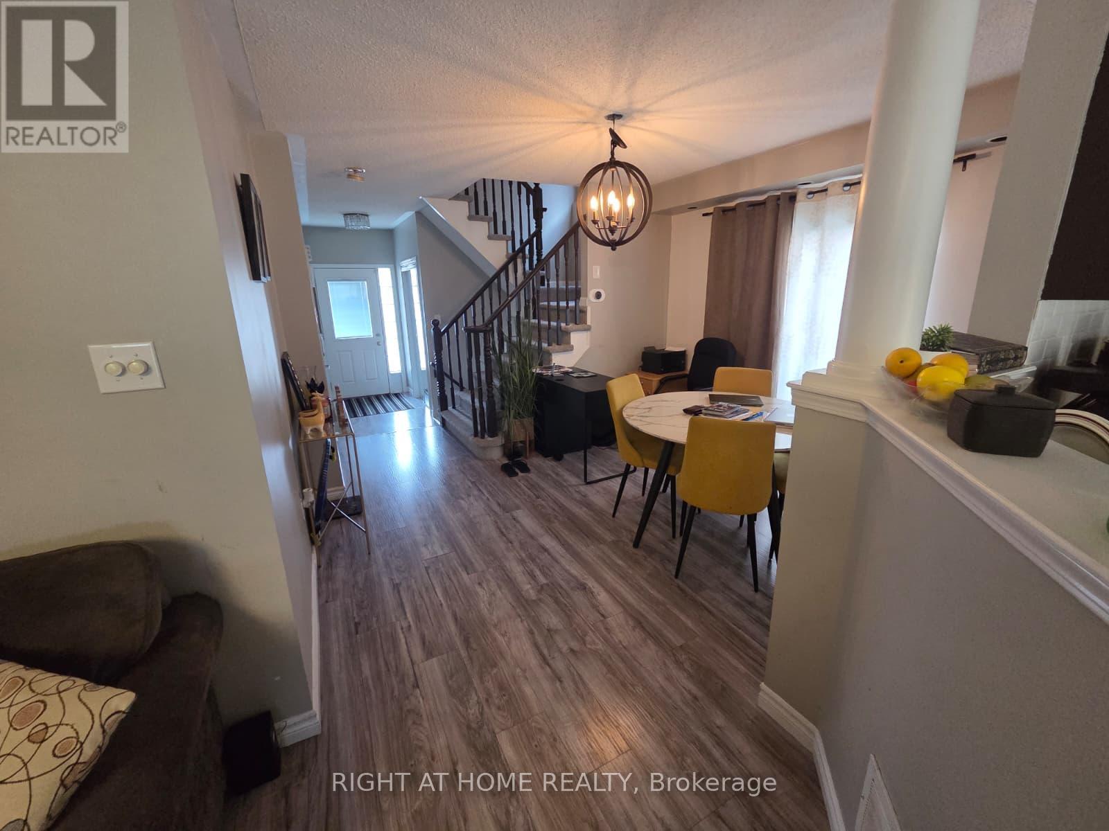 1156 Riddell Crescent, Milton, Ontario  L9T 6Y1 - Photo 5 - W12932902