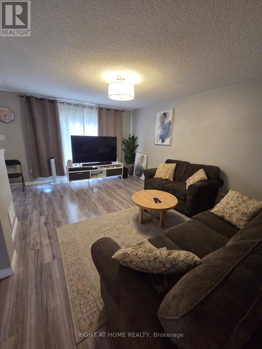 1156 Riddell Crescent, Milton, Ontario  L9T 6Y1 - Photo 8 - W12932902