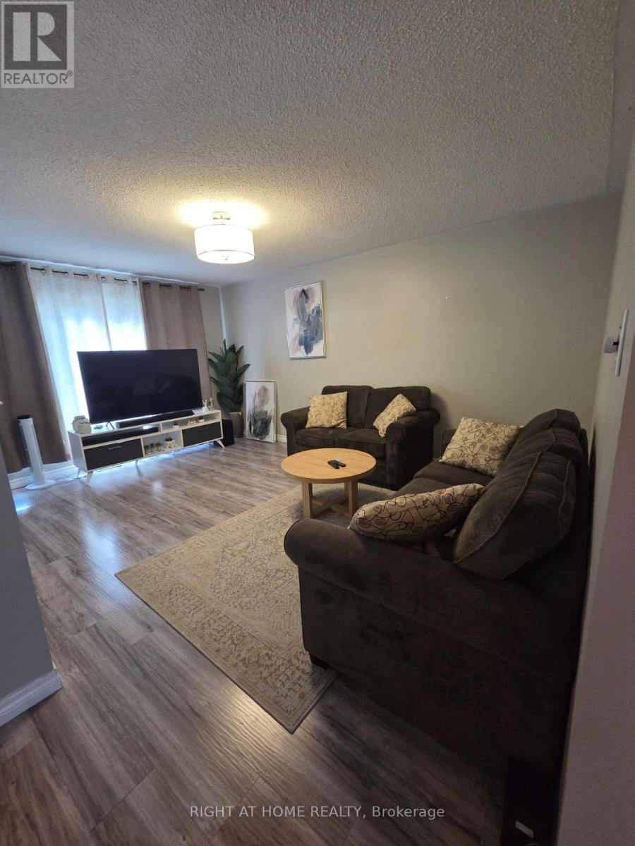 1156 Riddell Crescent, Milton, Ontario  L9T 6Y1 - Photo 9 - W12932902