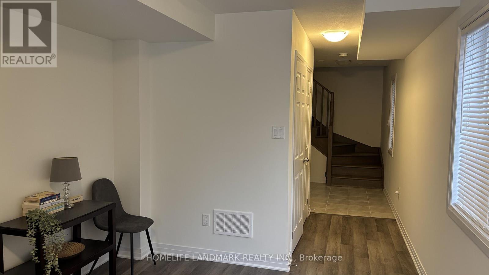 19 Pogie Drive, Welland, Ontario  L3B 0P2 - Photo 3 - X12932908