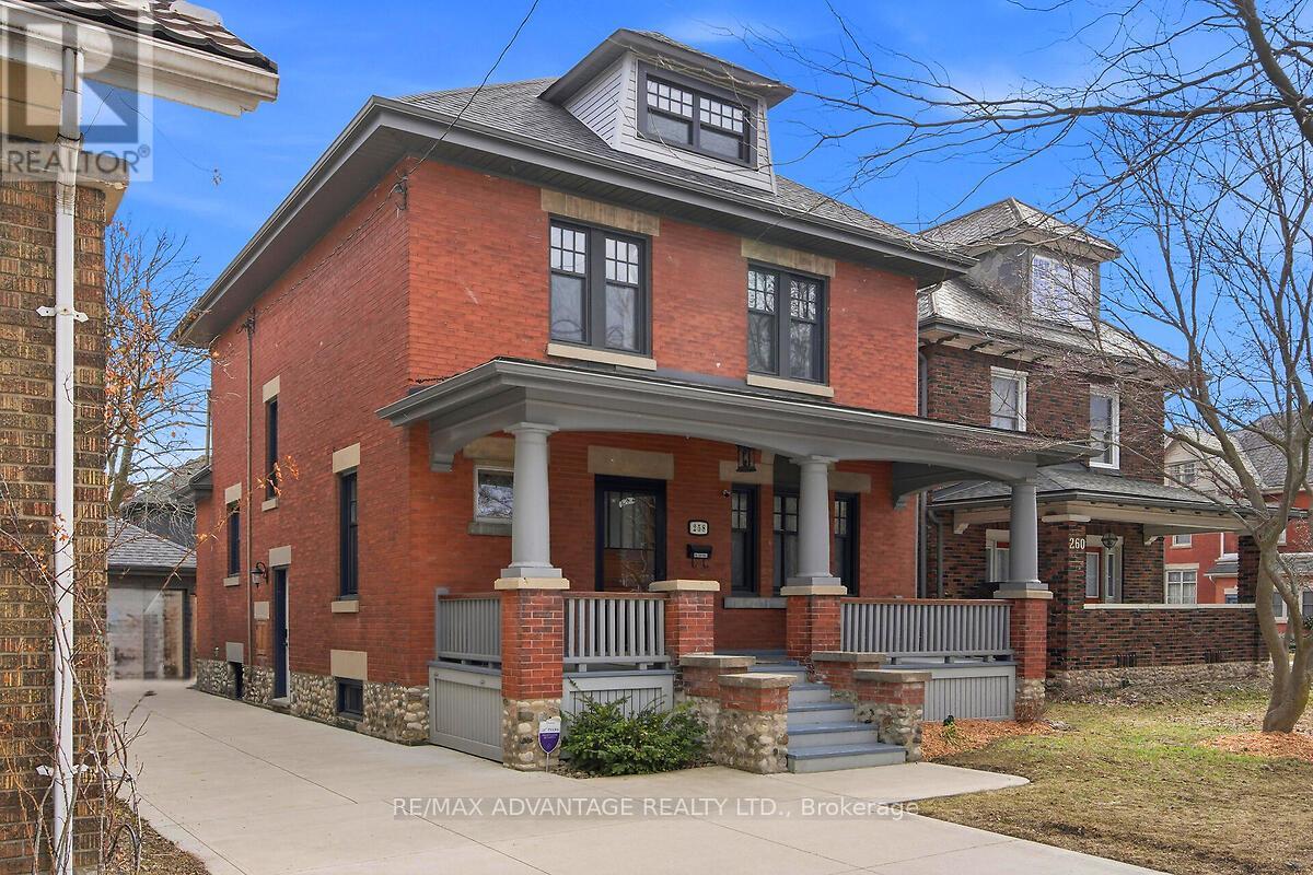 258 Ridout Street S, London South, Ontario  N6C 3Y6 - Photo 2 - X12758164