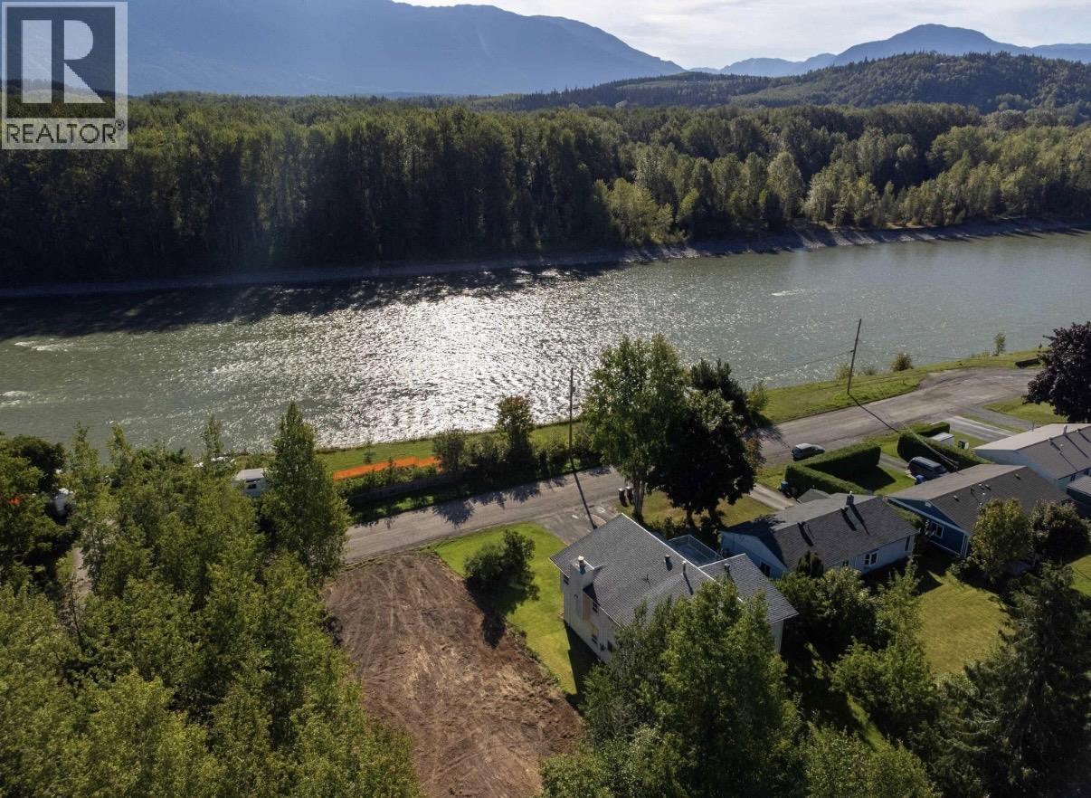 2413 Kerr Street, Terrace, British Columbia  V8G 2X7 - Photo 1 - R3104350