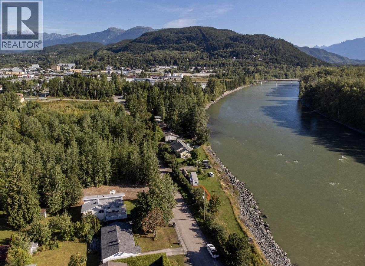 2413 Kerr Street, Terrace, British Columbia  V8G 2X7 - Photo 8 - R3104350