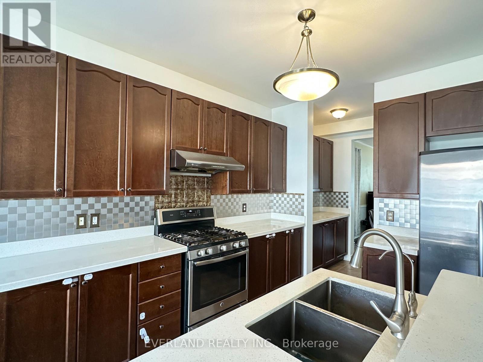 22 Lundy Drive, Markham, Ontario  L6B 0G1 - Photo 11 - N12932920