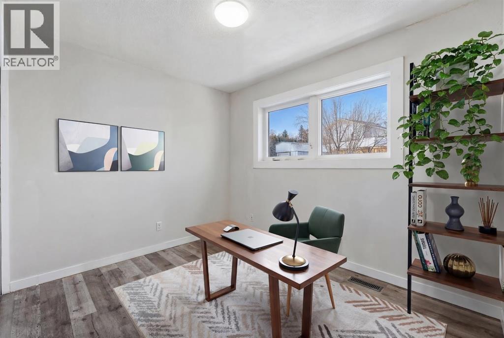 130 Millbank Hill Sw, Calgary, Alberta  T2Y 2Z2 - Photo 6 - A2296213