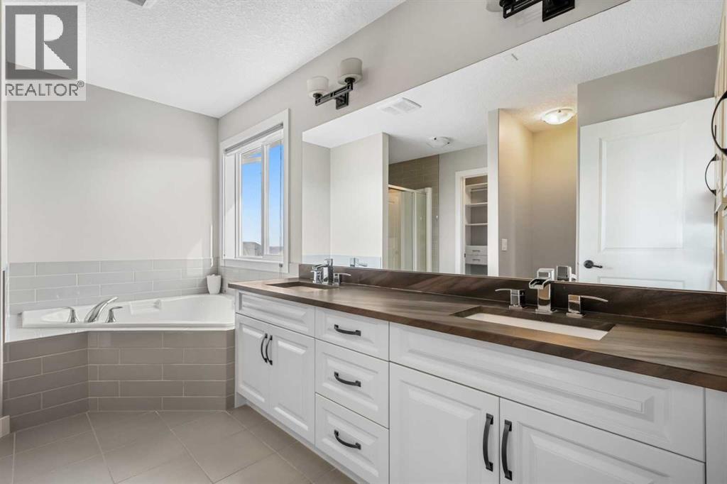 175 Kincora Crescent Nw, Calgary, Alberta  T3R 0N4 - Photo 21 - A2292829