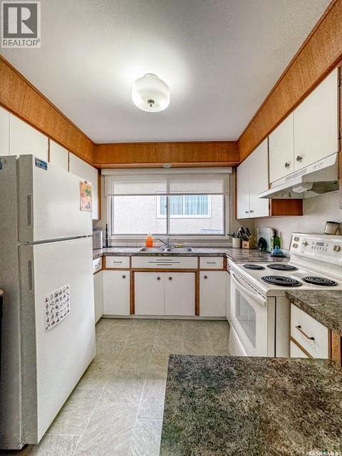 947 & 957 Connaught Drive, Swift Current, Saskatchewan  S9H 1R9 - Photo 11 - SK031528