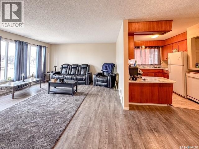 947 & 957 Connaught Drive, Swift Current, Saskatchewan  S9H 1R9 - Photo 30 - SK031528