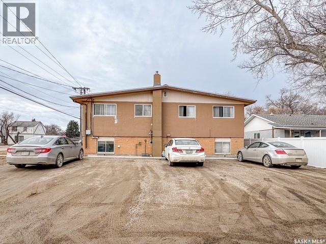 395 6th Avenue Se, Swift Current, Saskatchewan  S9H 3P2 - Photo 3 - SK031523