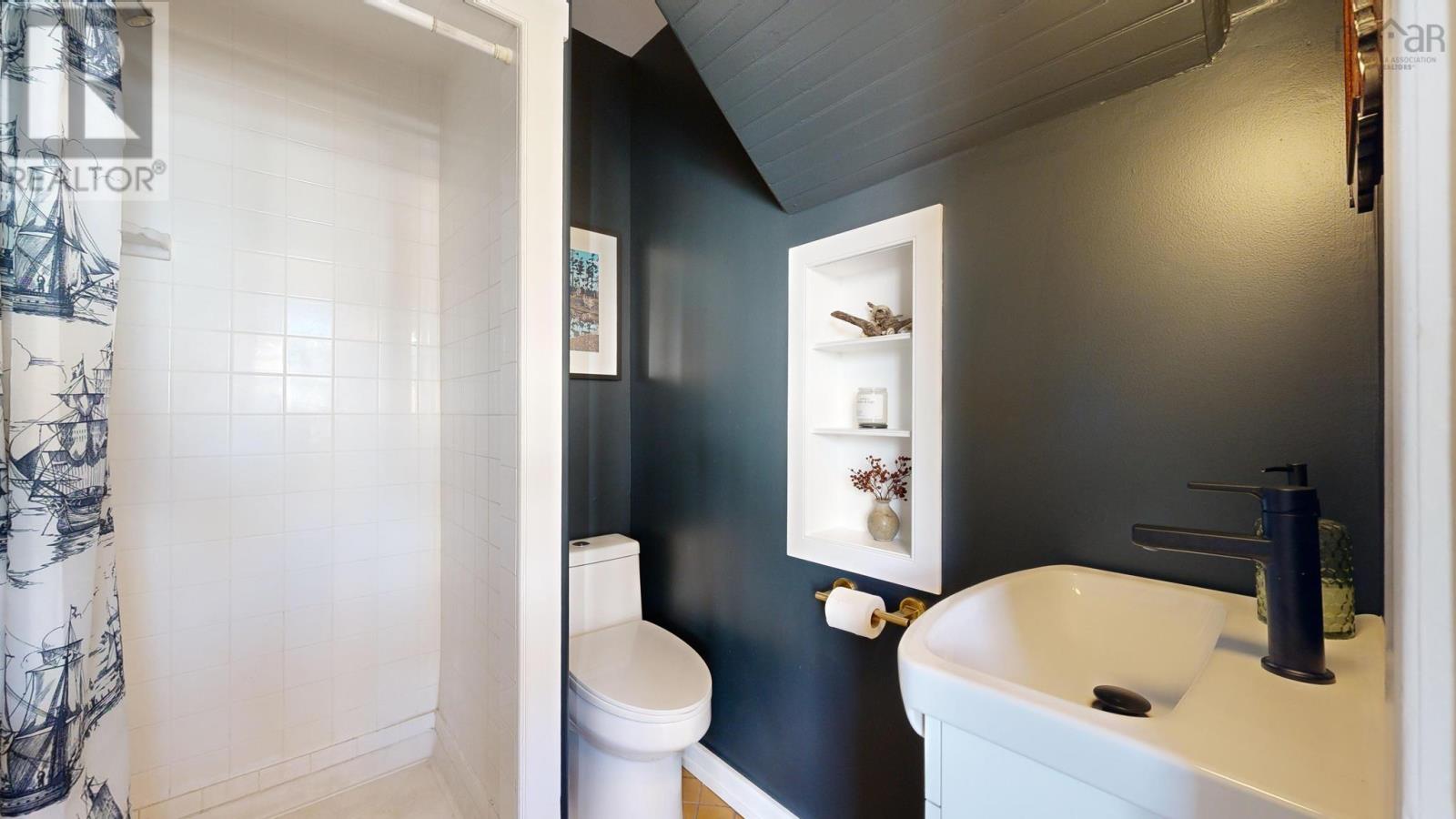 141 Pelham Street, Lunenburg, Nova Scotia  B0J 2C0 - Photo 22 - 202525209