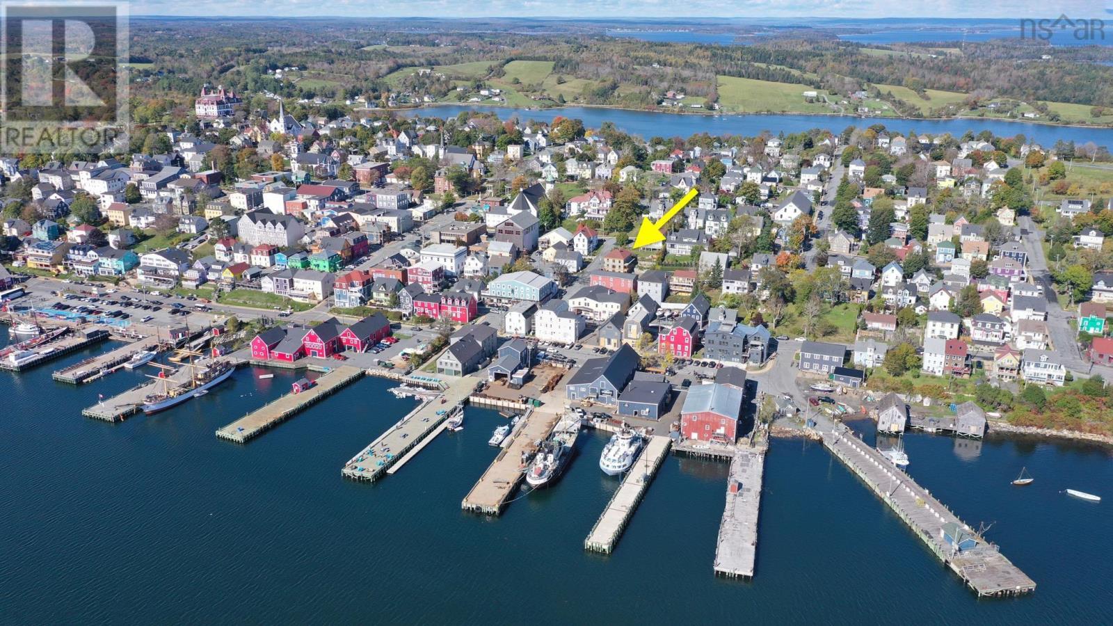 141 Pelham Street, Lunenburg, Nova Scotia  B0J 2C0 - Photo 2 - 202525209