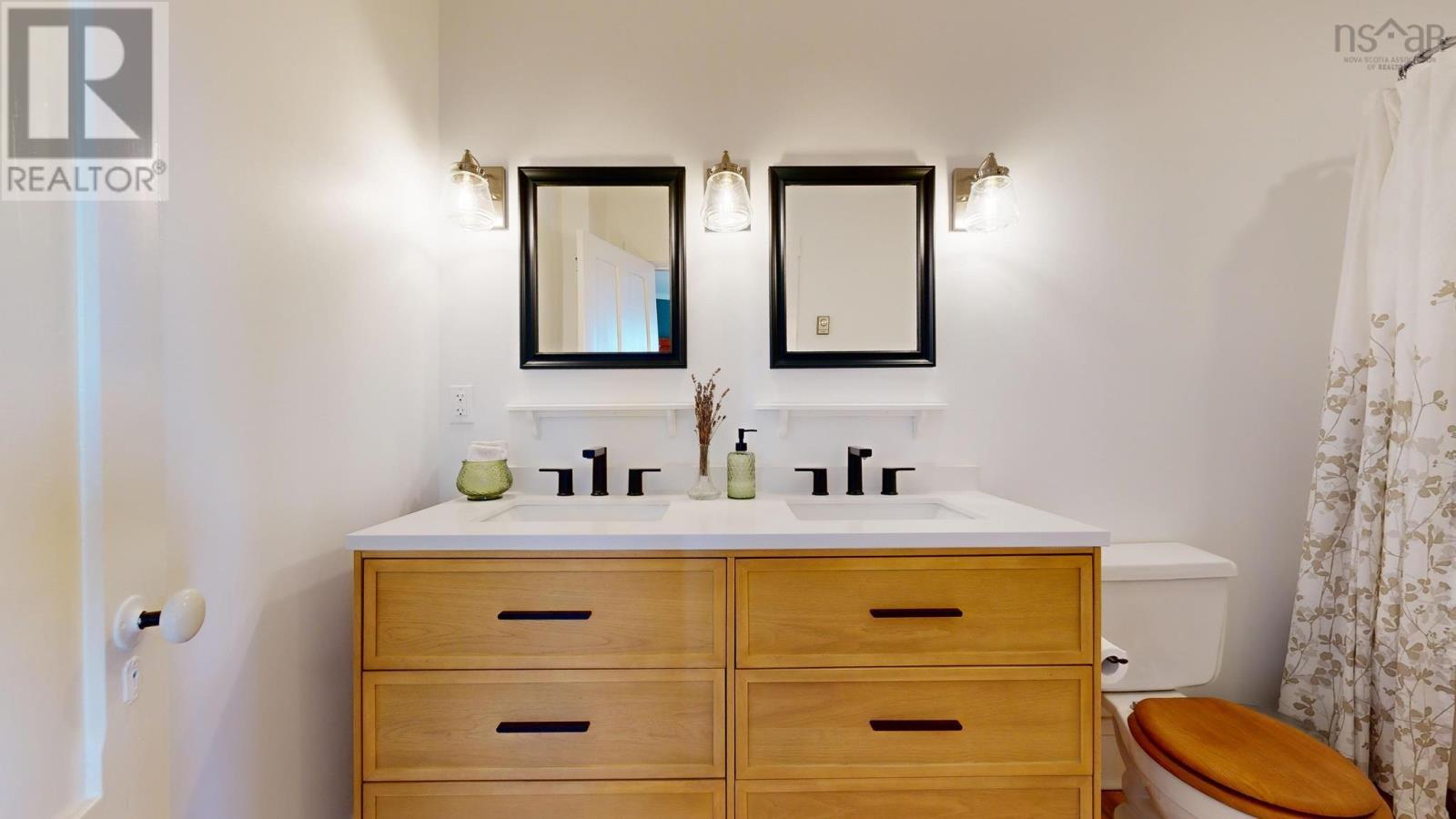 141 Pelham Street, Lunenburg, Nova Scotia  B0J 2C0 - Photo 26 - 202525209