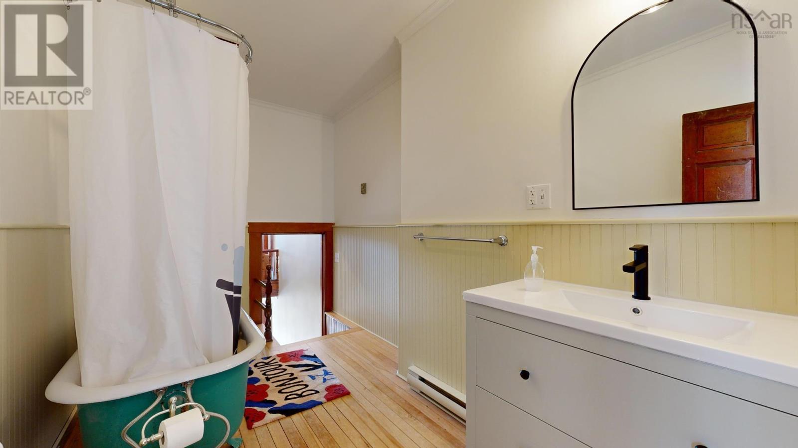 141 Pelham Street, Lunenburg, Nova Scotia  B0J 2C0 - Photo 34 - 202525209