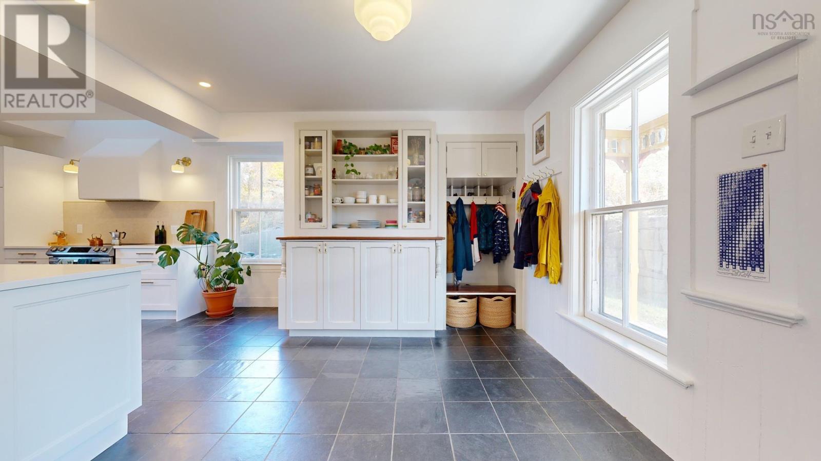 141 Pelham Street, Lunenburg, Nova Scotia  B0J 2C0 - Photo 6 - 202525209