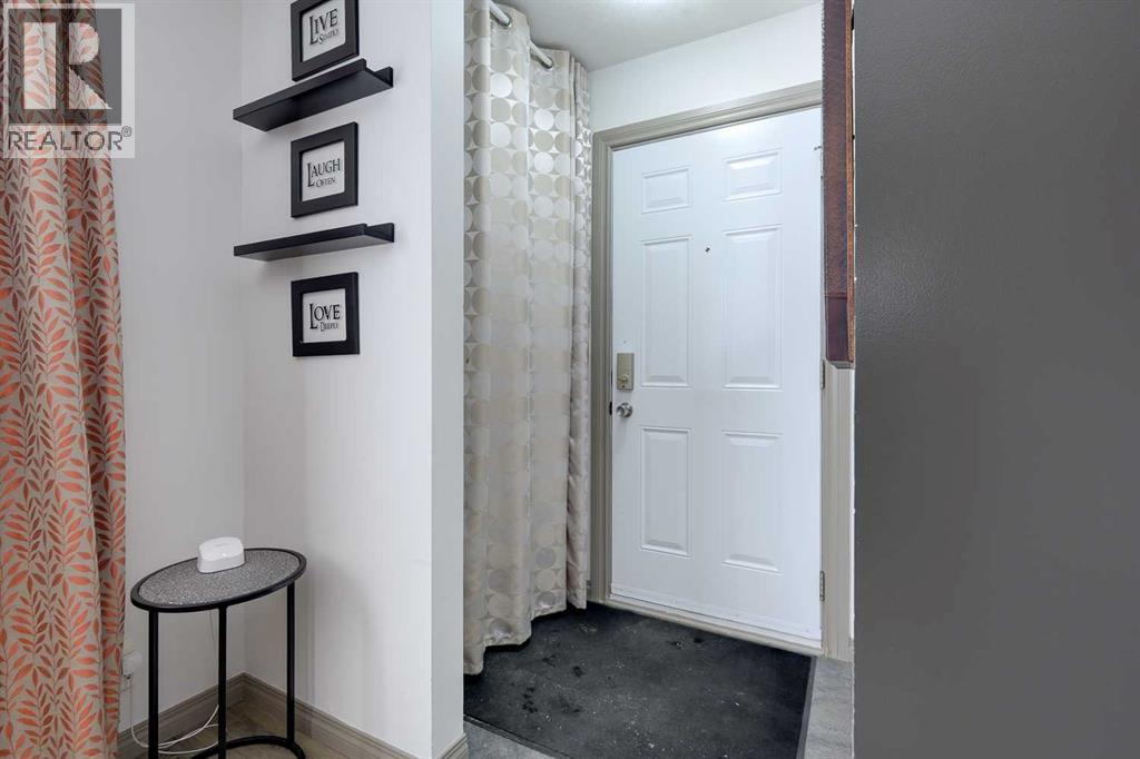 33 Wells Street, Red Deer, Alberta  T4N 5Y2 - Photo 3 - A2296533