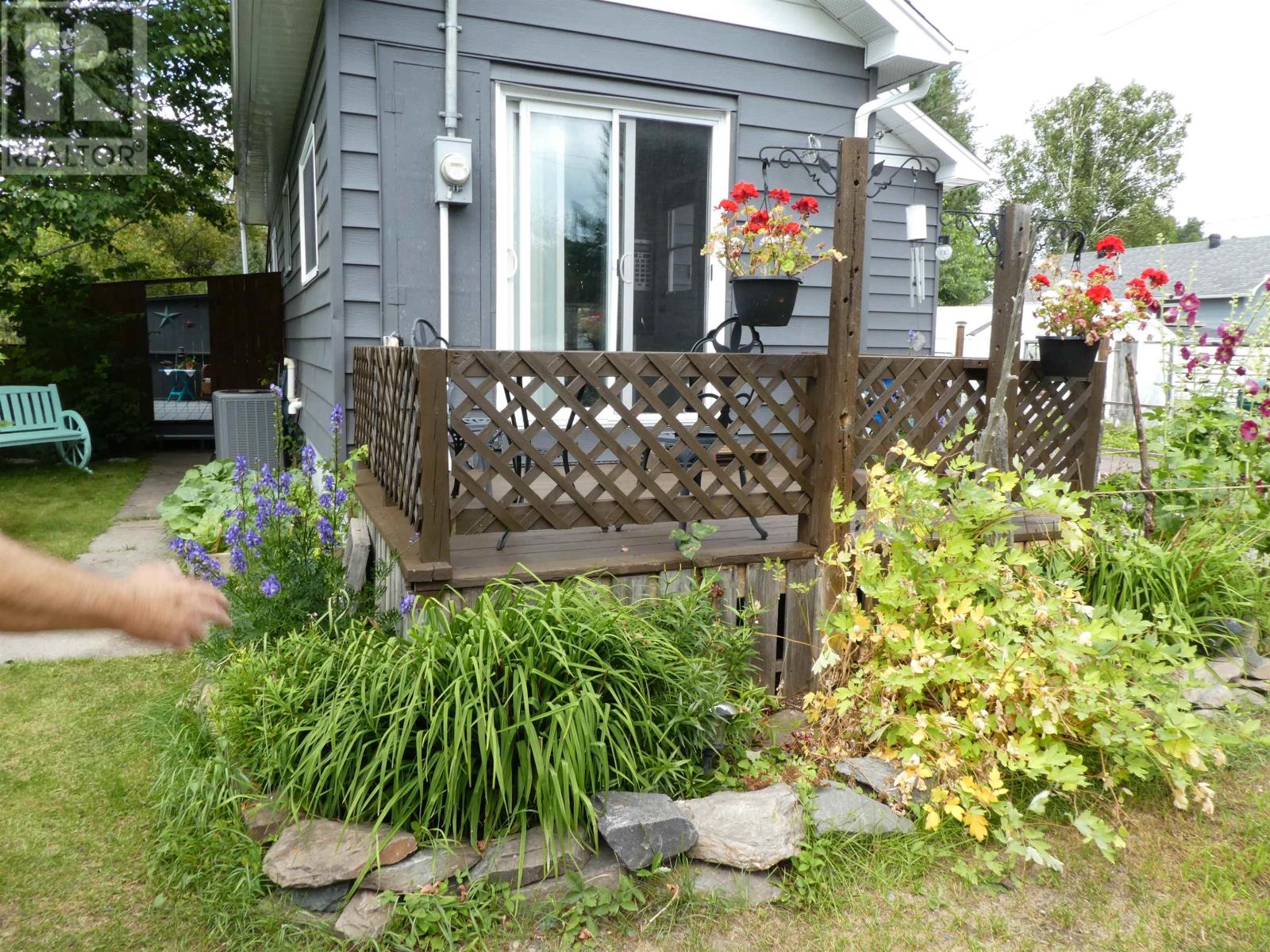 337 Garnet Dr, Beardmore, Ontario  P0T 1G0 - Photo 3 - TB252531