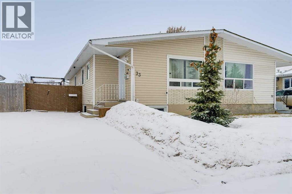 33 Wells Street, Red Deer, Alberta  T4N 5Y2 - Photo 1 - A2296533