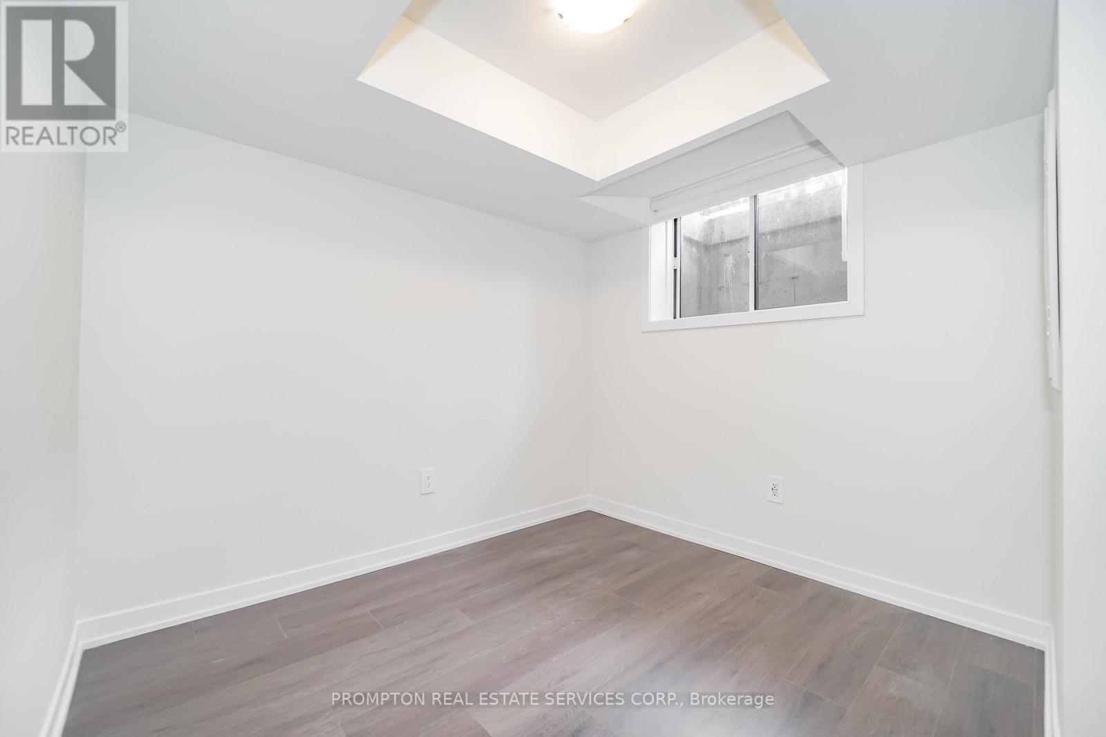 38 Green Gardens Boulevard, Toronto, Ontario  M6A 0E6 - Photo 3 - C12932940